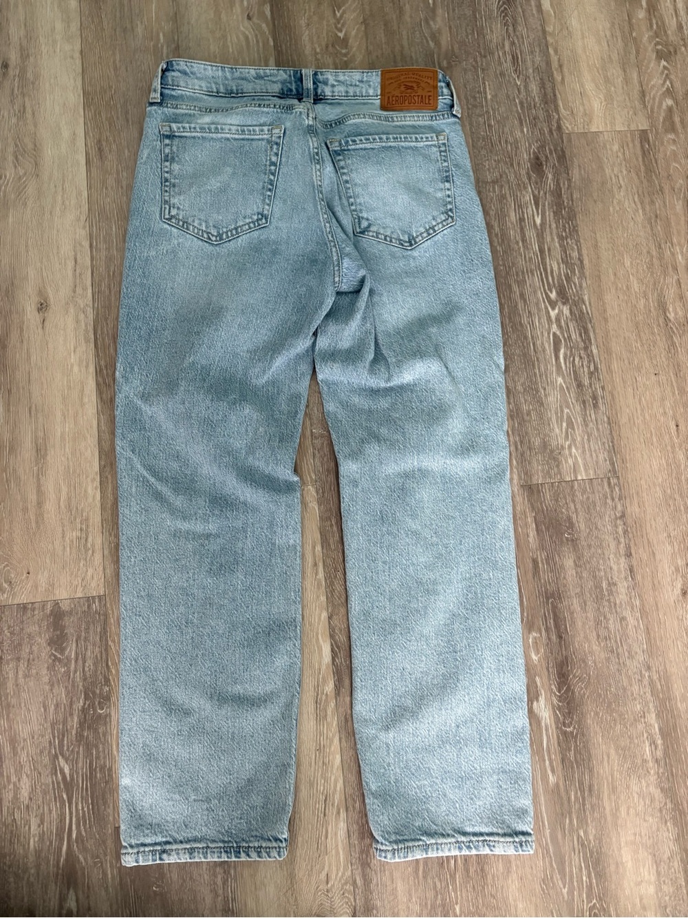 Aeropostale women’s Light Blue Relaxed Fit Jeans